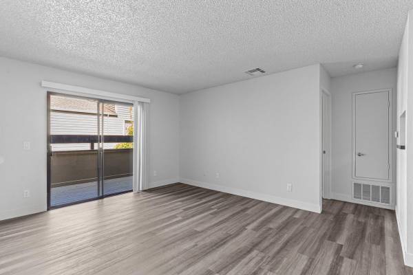 $2,555 / 2br - 873ft2 - Happy Fall Enjoy 1st Month RENT FREE! Come Tour Your New Home Today! (santa rosa)63687423019779122