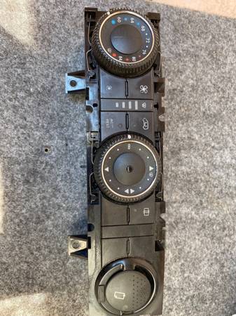 2007-2018 MERCEDES BENZ SPRINTER AC CONTROLLER 1