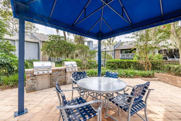$1,629 / 2br - 1115ft2 - MOVE IN READY COME TOUR TODAY! LOOK & LEASE SAME DAY NO APP/ADMIN FEE! (8401 Southside blvd, Jacksonville, FL)64005271941249123