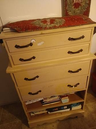 Dresser 1