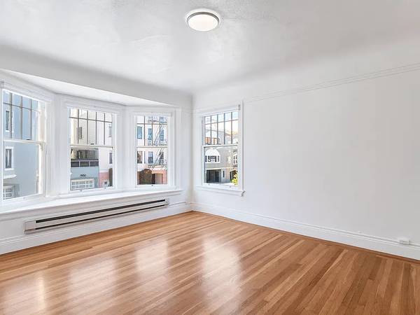 $1,395 / 1br - 900SF//-Bright Corner 1-Bed Apartment ⚒︎ Marina District! (San Francisco)63668028256387120