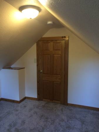 $430 / 3br - UWEC Neighborhood 1217 1/2 Second Avenue (Eau Claire, WI)63845960887171122