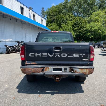 2006 Chevrolet Silverado 1500 Ext Cab 143.5 WB 4WD Work Truck - $2,900 (Merrillville, IN)63469629252097124