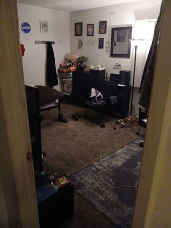 Spacious room for rent or share with. 1