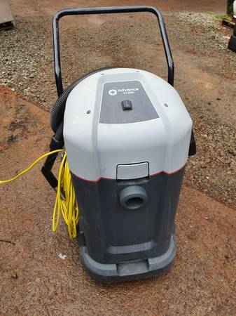 Nilfisk Advance VL500 55L Wet/Dry Vac Commercial Grade Good Condition 1