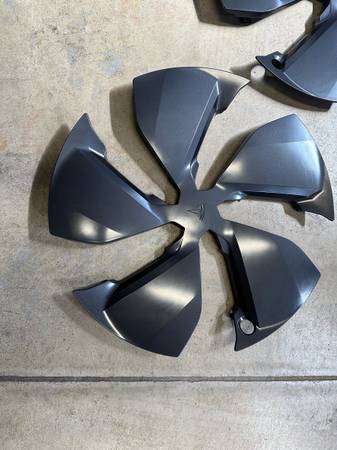 2026 Tesla model Y 19” crossflow wheel caps 1