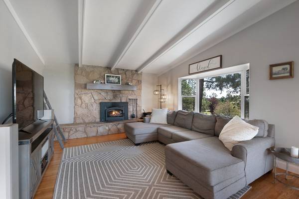 $1,650,000 / 5br - 4298ft2 - 5 ACRE W/2 HOMES, MAIN HOME FANTASTIC PPEAK VIEWS,1,6 STALL BARN! (Colorado Springs, Starwatch Neighborhood)63658230649345124