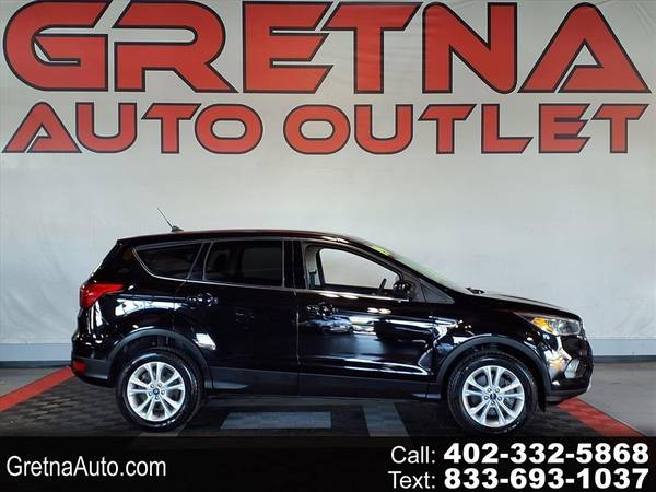 1 2019 Ford Escape SE 4WD 1