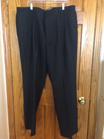 Country and Leeds Men's Suit - $45 (Bay View)63471071438979122