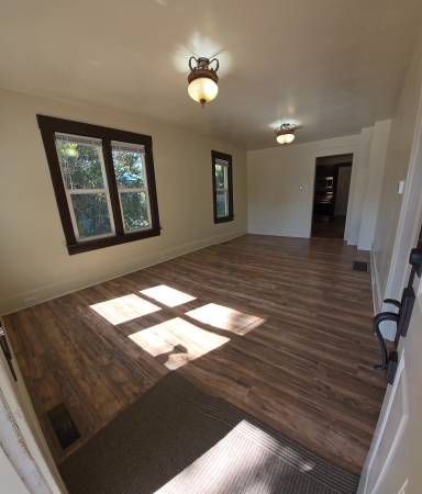 $1,200 / 2br - 2 Bed 1 Bath Shoshone Idaho (Shoshone)63852481401603123