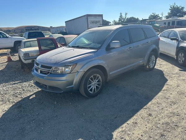 2016 dodge journey título limpio - $2,750 (hollister)63617563111297122