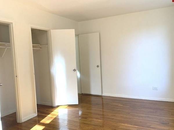 $2,400 / 1br - 700ft2 - 1HAB 1BAÑO RENOVADO - ¡Edificio con ascensor y lavandería! A pasos del #7 (Woodside)63816625650689124