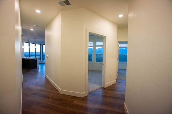 $1,477 / 1br - 587ft2 - Central Heating & Air, On-site maintenance, Fitness center (1609 Zebulon Dr, Colorado Springs, CO)63658129387137122