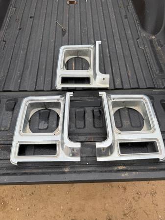 C10 1979 1980 HEADLIGHT BEZELS 1