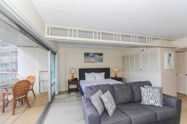 $1,050 / 500ft2 - Ilikai #705 FALL SPECIAL (Honolulu)63939659957634122