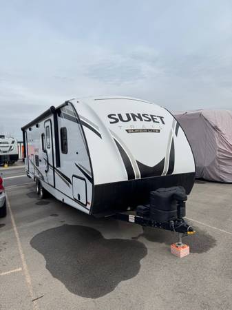 2022 Crossroads Sunset Trail Super Lite 272BH 1