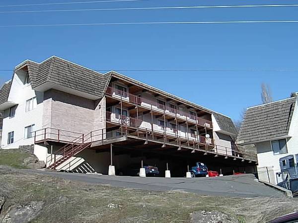 $575 / 1br - 827 N. Grand #27 (Pullman)63980822319619120