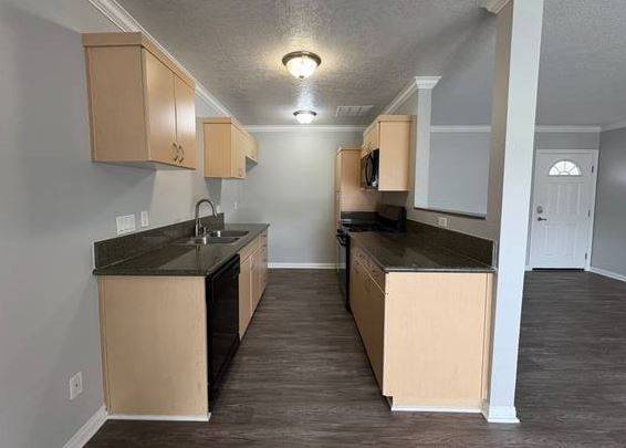 $1,450 / 2br - 220 DEERFIELD RD, APARTMENT (Cranston, RI)64002827991553120
