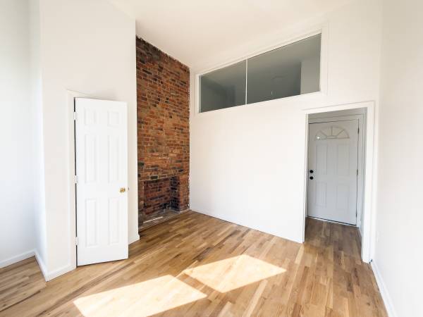 $3,595 / 2 habitaciones - SIN COMISIÓN DE CORRETAJE / Amplio apartamento recién renovado y luminoso en Bushwick de 2 habitaciones (Bushwick)63661255864449121