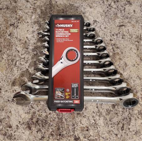 Husky 11-Piece Fixed Ratcheting Combination Wrench Set - SAE 1