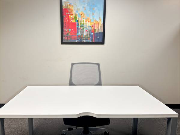 $378 Espacio de Oficina Privada – Términos Flexibles, Excelentes Comodidades, ¡Listo para Mudarse!63792221313411122