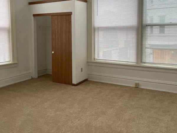 $700 / 2 habitaciones - 1201 pies cuadrados - Agua, alcantarillado y basura incluidos, sala comunitaria, estufa (ubicación céntrica ideal para personas mayores)63616225066753124