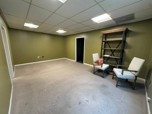 $600 / 400ft2 - Medical Center area, Jackson, TN 400 sq ft, $600/mo (Jackson, Tucker off Highland)63612441448321121