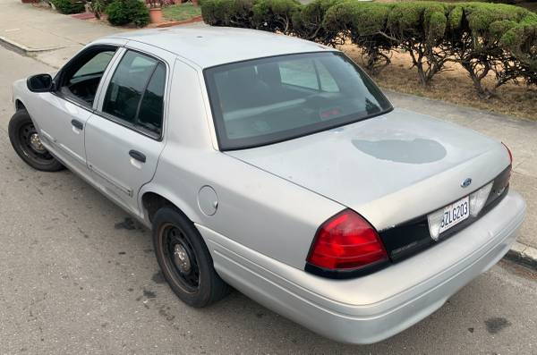 2009 Ford Crown Victoria * Police * Great Driver * VALUE * - $2,900 (oakland hills / mills)63438719068417122