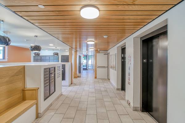 $1,625 / 3br - 1007ft2 - Iluminación LED, Comunidad libre de humo, Patio/Balcón (928 NE 162nd Ave, Portland, OR)63831753394305123