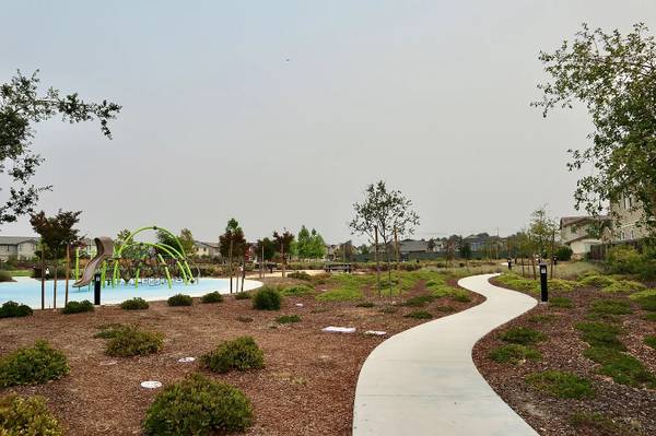 $1300.00 / 1br - $1,300/1br: 350ft2 Casita independiente - pisos completamente nuevos - disponible para mudarse63845956147073123
