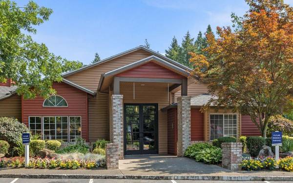 $1,570 / 2br - Spa, Pool, Maintenance on site, Fireplacel (West Gresham, close to I-84)63831535606531122