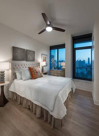 $4,502 / 2br - 1150ft2 - On-property retail options, Italian cabinets with soft-close drawers (Downtown San Diego)63865931824001124