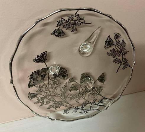 VINTAGE SILVER CITY - 3 FOOTED GLASS PLATE 1