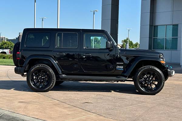 2022 Jeep Wrangler suv Black Clearcoat - $30,600 (_Jeep _ _ Wrangler _)63622757961219121