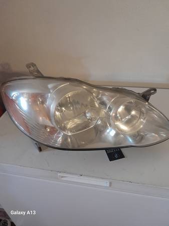 Toyota corolla head light 1