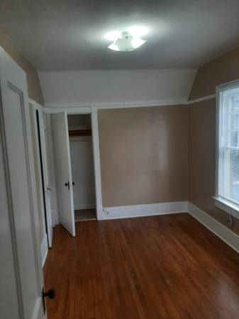 $1,150 / 1br - 750ft2 - One Block from Colorado College All Utilities Included (Downtown Colorado Springs)63687136613377124