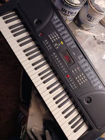 HUNTINGTON Keyboard Piano *Not working* - $10 (11224)63471366081025120