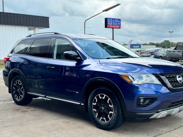 2020 NISSAN PATHFINDER SV Rock creek - $17,599 (Shelbyville)63470756115203122