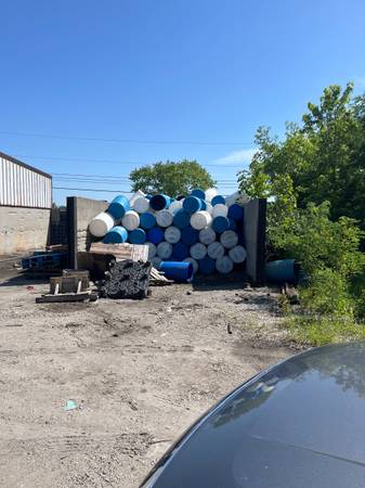 50 gallon plastic drums 1