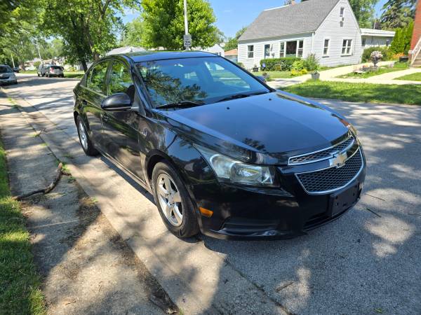 2013 CHEVY CRUZE LT ..... LIMPIO ... FUNCIONA EXCELENTE - $3,900 (Oak lawn)63624863590017121