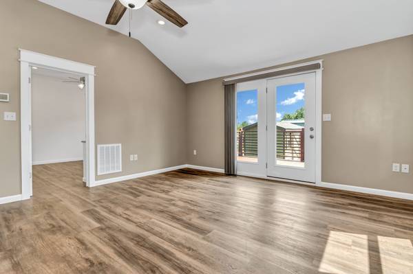$1,995 / 2br - 801ft2 - Move-In Ready (Candler)64029212474115124