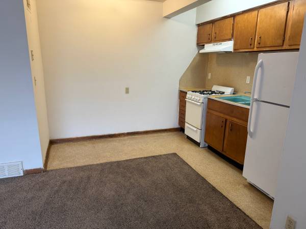 $650 / 1br - 650ft2 - one bedroom  apartment midtown 1014 n 48th avenue (omaha)63681714407425123