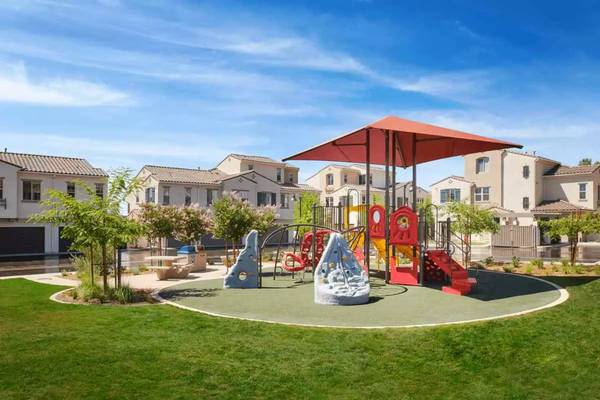 $3,146 / 3br - 1294ft2 - Don't wait! These move-in deals are going fast! (Murrieta)64028081125250120