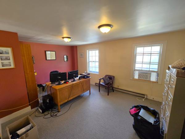 $1.500 / 800 pies cuadrados - Excelente suite de oficinas de 2.ª planta, 800 pies², 4 habitaciones en edificio profesional del centro (Brattleboro, Vermont)63180007512579124