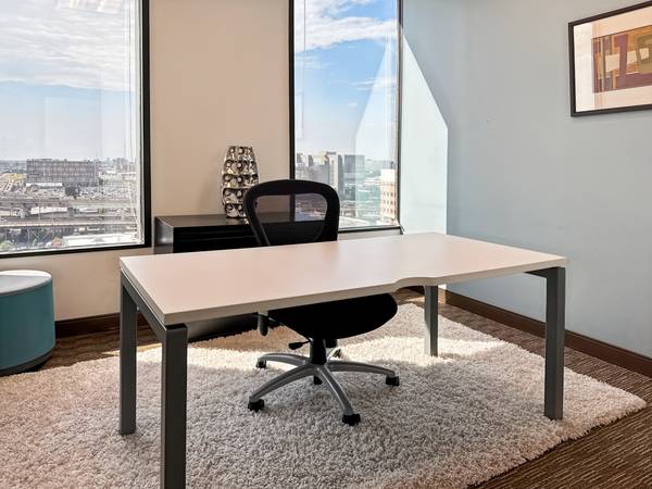 $555 🌟 Elegante oficina en el centro con vista – ¡Potencia tu jornada laboral! 🌇 (Downtown)63792221159553120