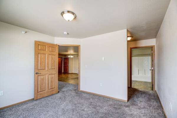 $1,345 / 3br - 1356ft2 - 3 Bed, Free Wi-Fi, Garage Included (3414 21st Ave NW, Minot, ND)64047538231811124