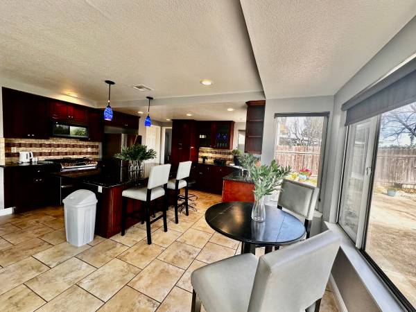 $235 /wk Furnished Rm - Sacramento (Inisheer Way, Sacramento)64044027311618120