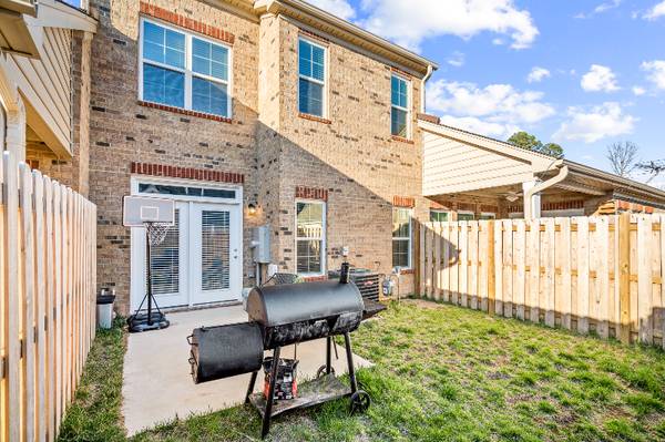 $1850.00 / 2br - 1791ft2 - Cozy 2 Bed Townhouse in Gibsonville | 2.5 Baths | Available 09/04/202564027273444994121