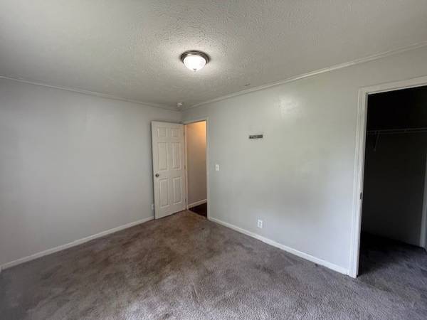 $44,999 / 2br - 896ft2 - Smartly Priced!  Great Community!  Call Today to Tour This Lovely Home (Woodlake)64027442510721124