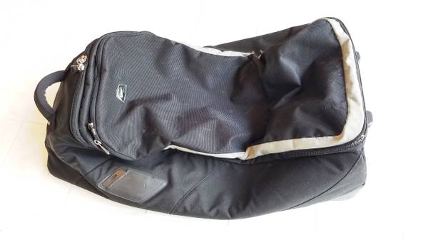Nike Wheels Rolling Duffel Duffle Pull Handle Medium Bag Luggage 1